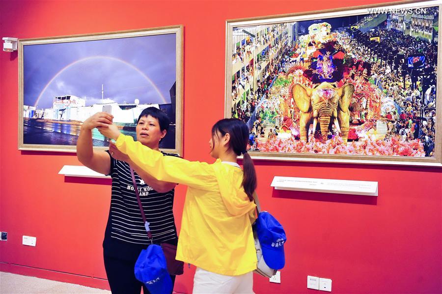 Exposi??o Conjunta de Fotografia dos Media do BRICS realizada em Beijing
