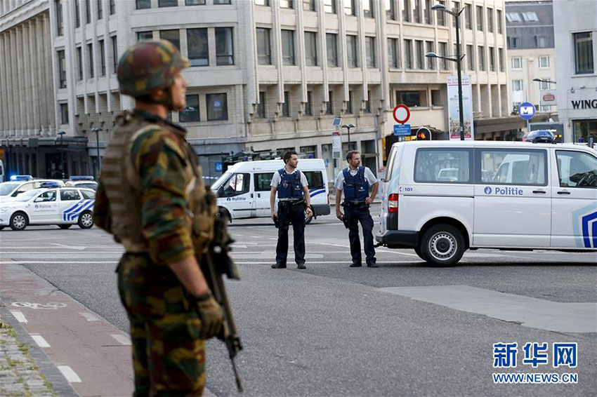 Esta??o central de Bruxelas evacuada após explos?o
