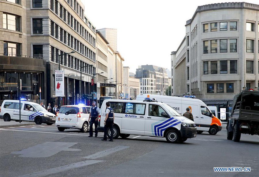 Esta??o central de Bruxelas evacuada após explos?o