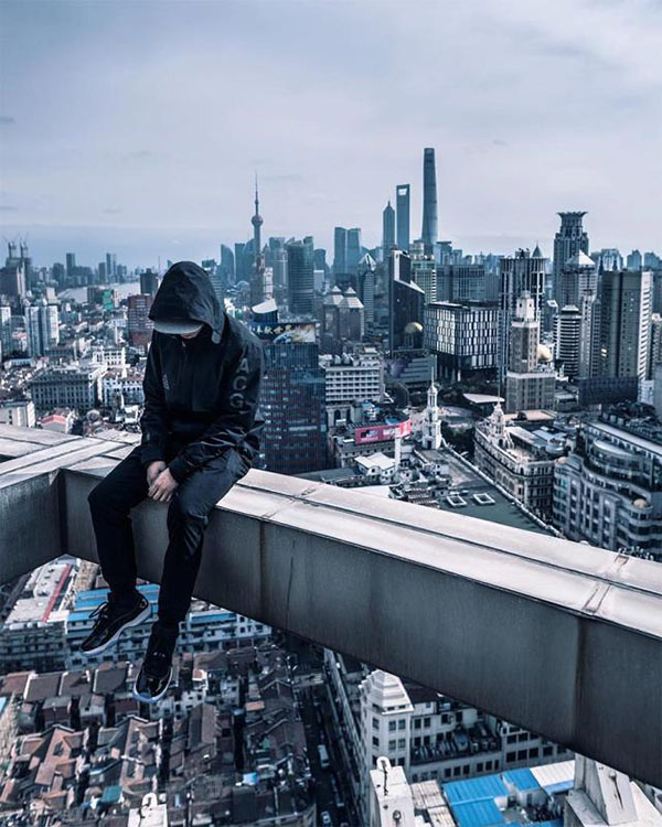Galeria: Fotógrafa chinesa captura dinamica surrealista de Shanghai