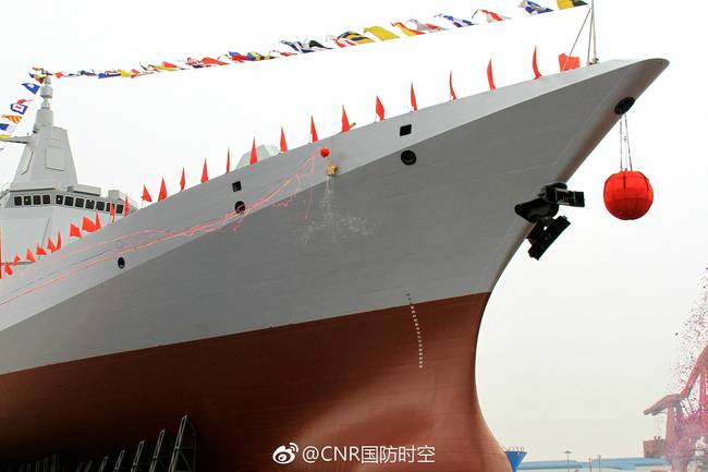 China lan?a à água primeiro contratorpedeiro de 10 mil toneladas