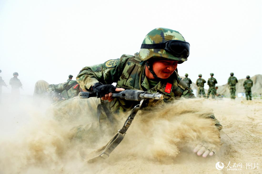 China e Quirguist?o realizam exercício militar antiterrorista conjunto