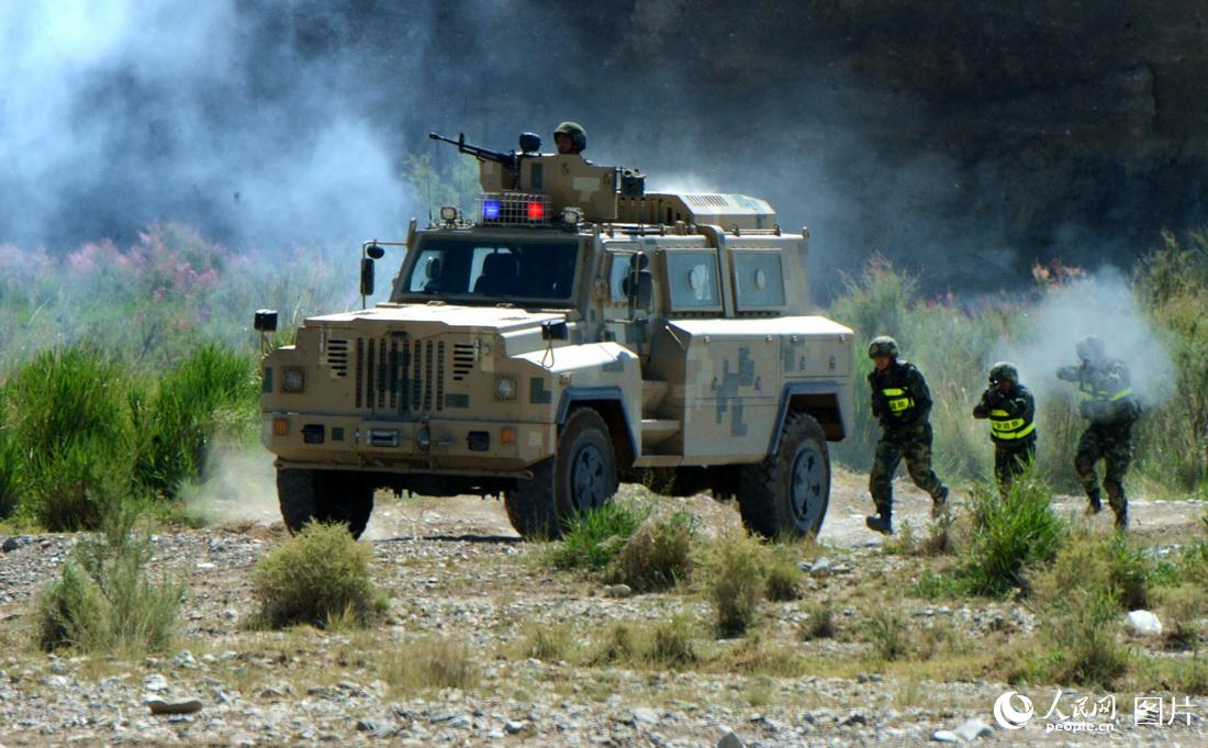 China e Quirguist?o realizam exercício militar antiterrorista conjunto