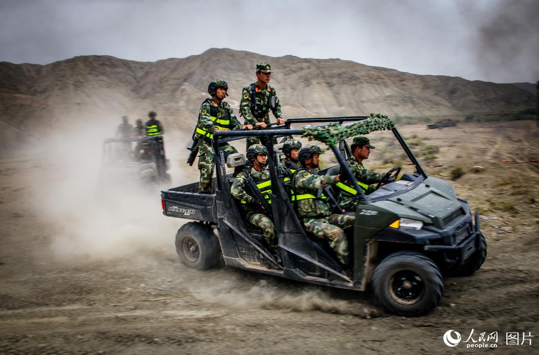 China e Quirguist?o realizam exercício militar antiterrorista conjunto