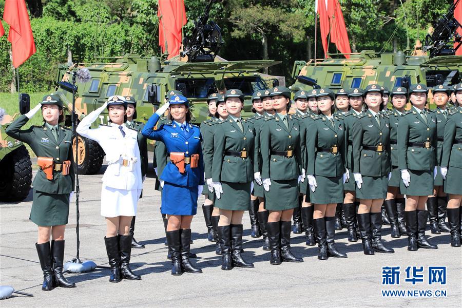 Presidente Xi inspeciona guarni??o do ELP em Hong Kong