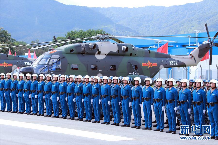 Presidente Xi inspeciona guarni??o do ELP em Hong Kong