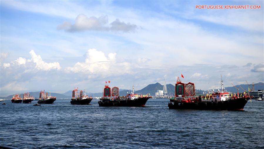 Desfile de barcos pesqueiros celebra 20o aniversário da RAEHK