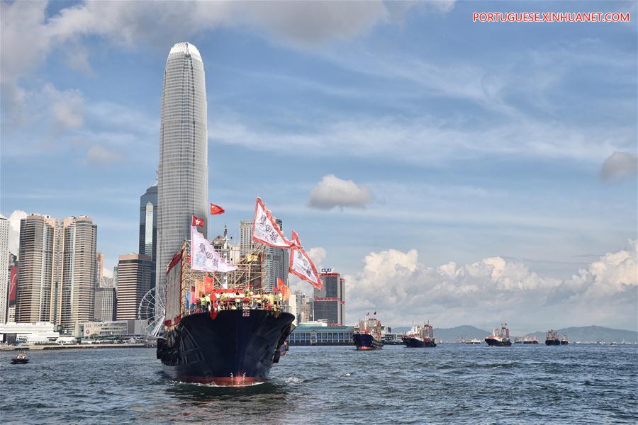 Desfile de barcos pesqueiros celebra 20o aniversário da RAEHK