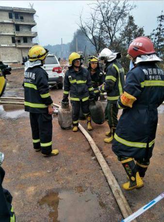 Explos?o de gasoduto deixa 8 mortos e 35 feridos no sudoeste da China