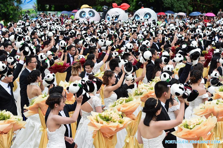 227 casais participam de cerim?nia de casamento conjunta em Guangzhou