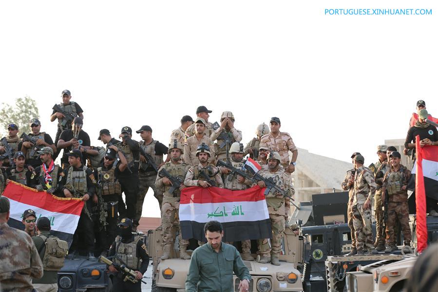 Iraquianos comemoram vitória histórica sobre o Estado Islamico em Mosul