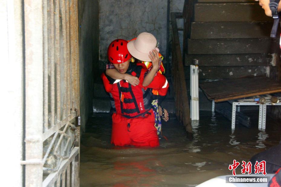 Inunda??es no sul da China afetam 80 mil pessoas