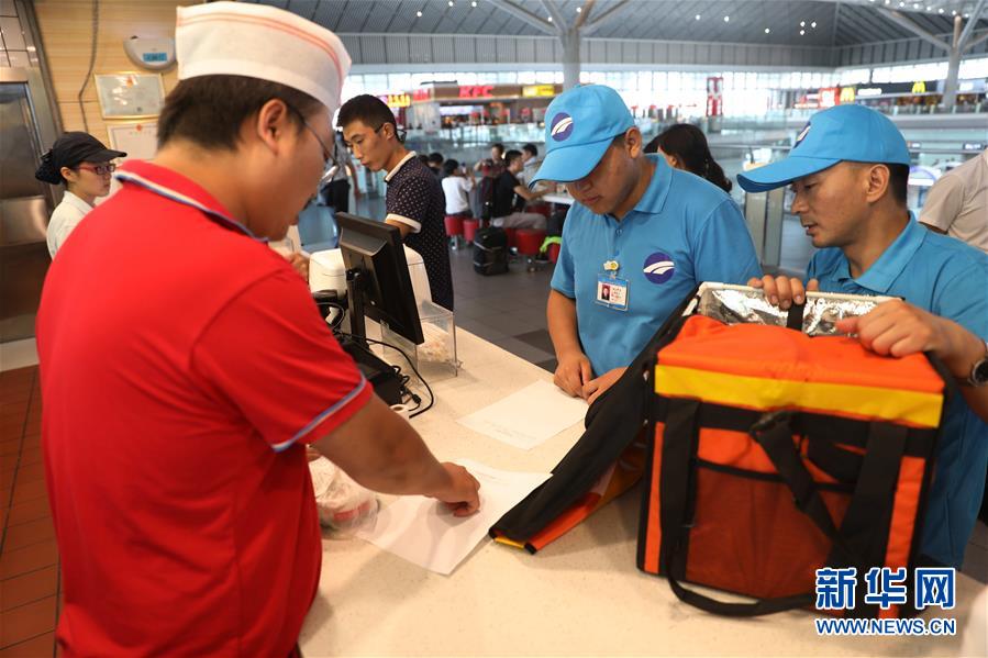 China Railways lan?a servi?o de encomenda prévia de refei??es para suas viagens de trem-bala