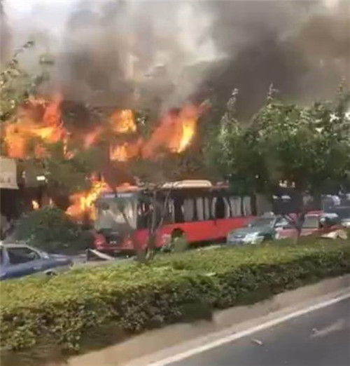 Explos?o em loja deixa 2 mortos e 55 feridos em Hangzhou