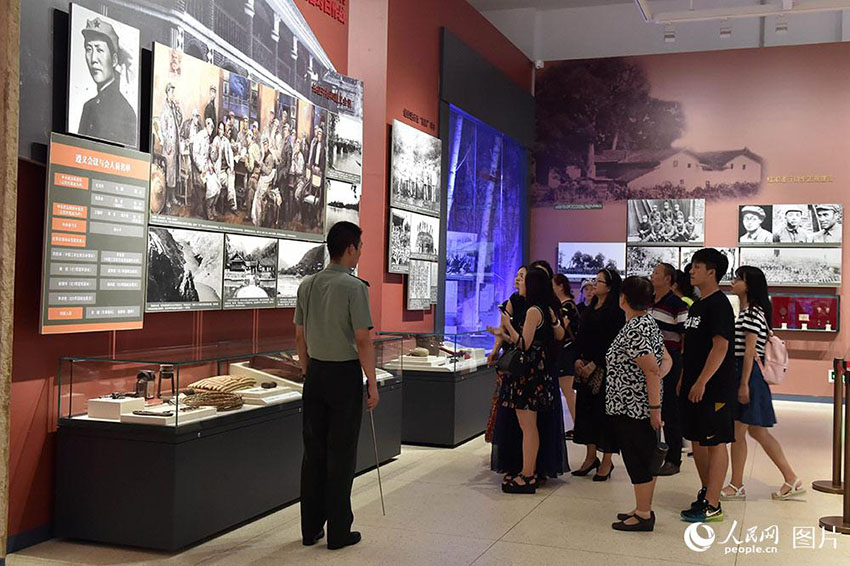 Exposi??o comemorativa do 90o aniversário do Exército de Liberta??o Popular é realizada em Beijing