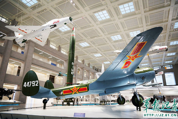 Museu Militar da China exibe equipamentos militares avan?ados