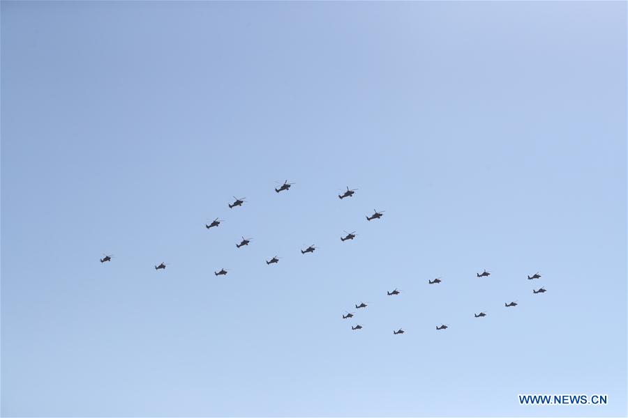 China realiza primeiro desfile pelo Dia do Exército