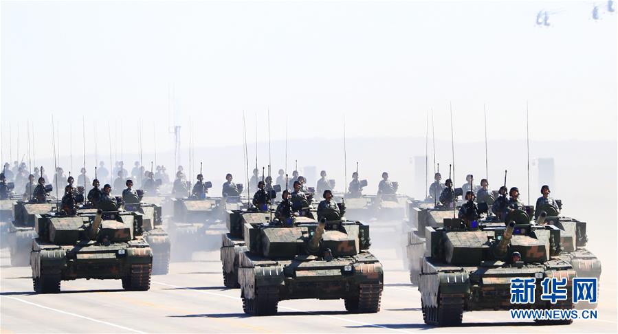 Exército chinês realiza desfile para celebrar 90o aniversário