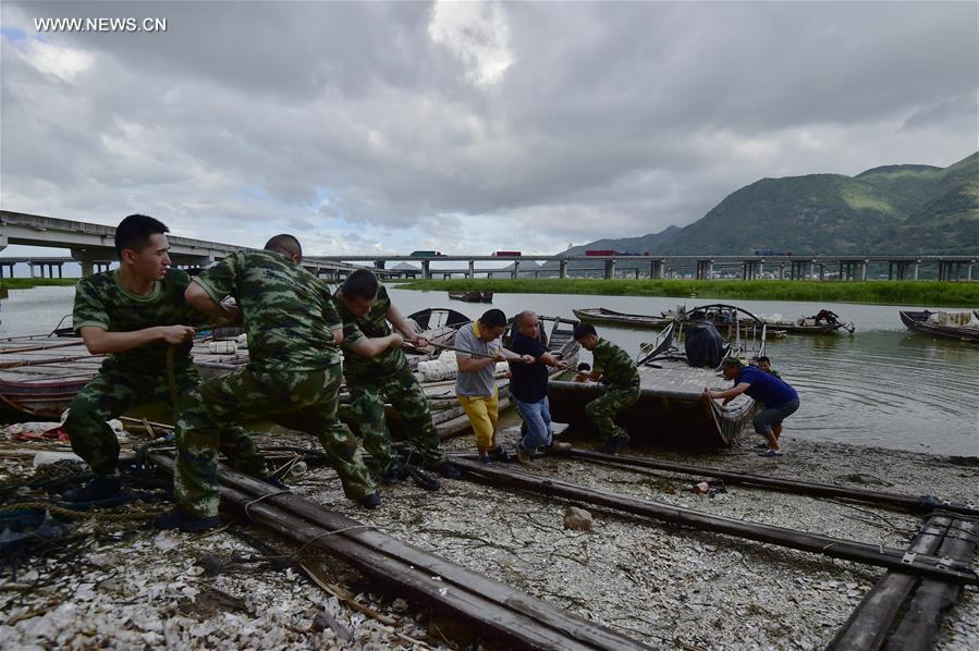 Tuf?o Naset atinge província chinesa de Fujian