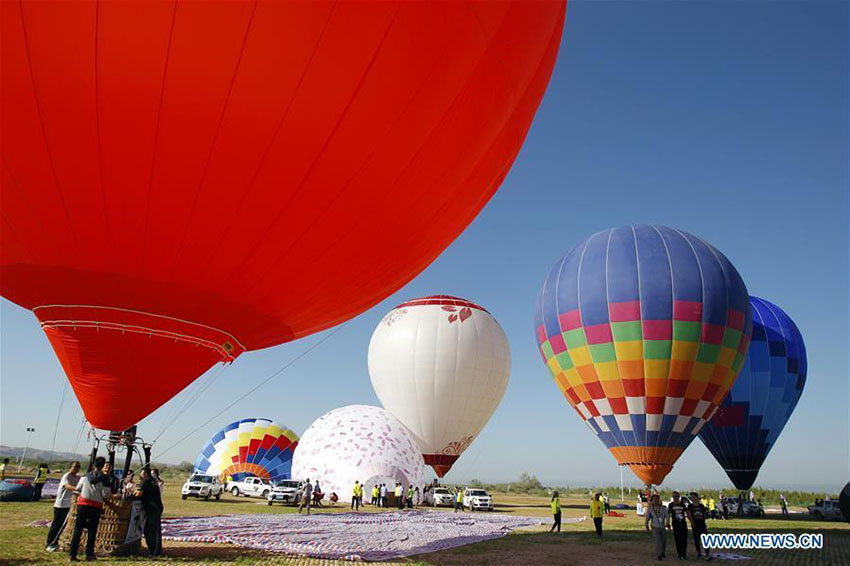 Festival de bal?es de ar quente realizado em Ningxia