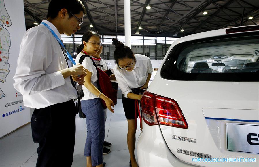 Feira de veículos do futuro do Fórum Internacional de Veículos de Novas Energias 2017 come?a em Shanghai