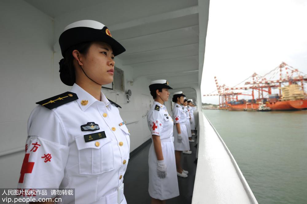 Navio-hospital da China ancora pela primeira vez no Sri Lanka