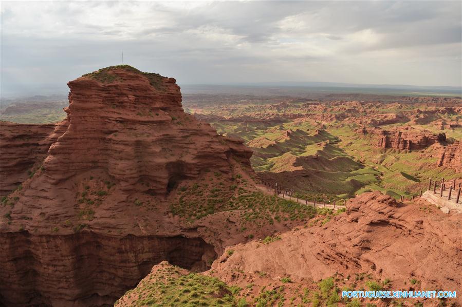 Cenário do Canion Pingshanhu em Gansu, no noroeste da China