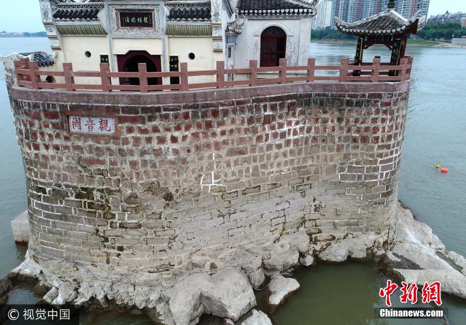 Templo ressurge após inunda??es em Hubei