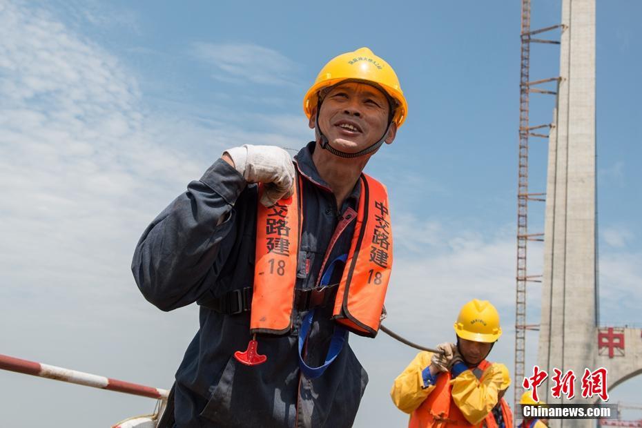 Mega Constru??o: Concluída a maior ponte em estrutura treli?ada de a?o da China