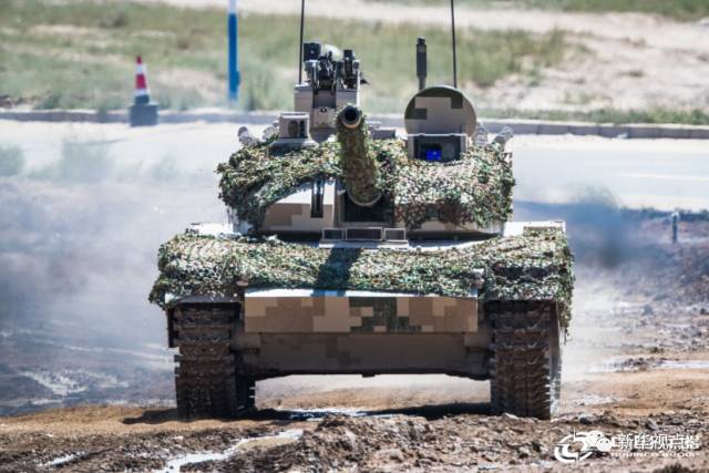 China apresenta equipamentos militares terrestres domésticos para exporta??o