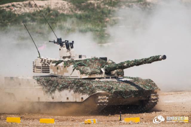 China apresenta equipamentos militares terrestres domésticos para exporta??o
