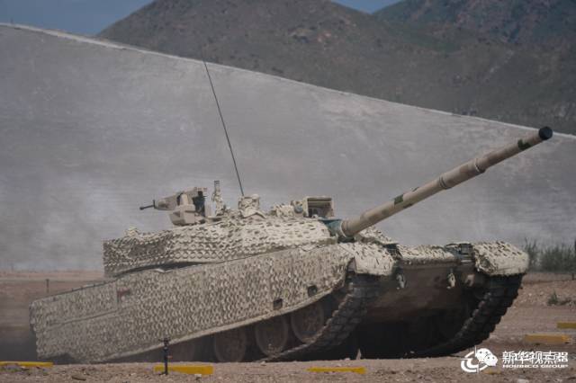 China apresenta equipamentos militares terrestres domésticos para exporta??o