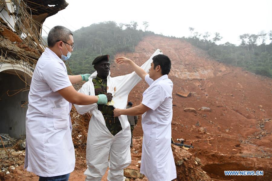 Empresas chinesas fazem doa??es a Serra Leoa após o deslizamento de terra