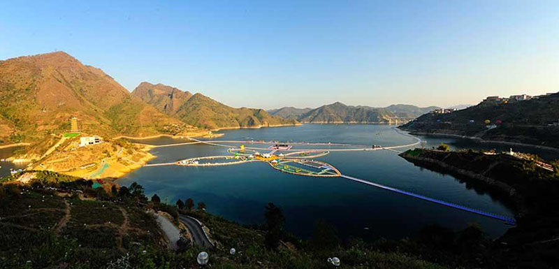 Cal?ada flutuante mais longa do mundo em Guizhou