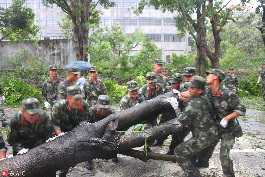 Tuf?o mais forte do ano provoca mortos e feridos no sul da China