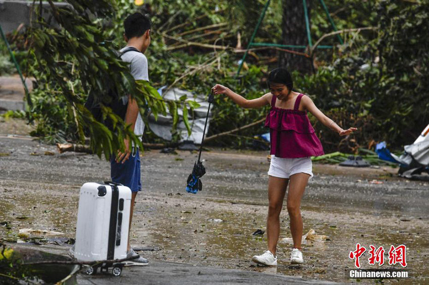 Tuf?o mais forte do ano provoca mortos e feridos no sul da China