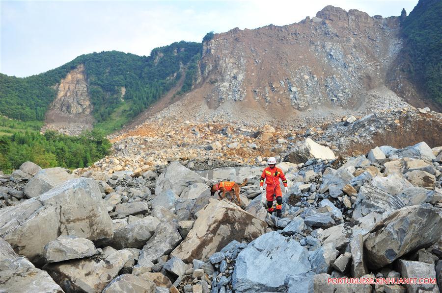 China ativa resposta de emergência depois do deslizamento de terra em Guizhou