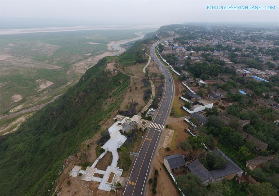 Nova rodovia ao longo do rio Amarelo abre ao tráfego