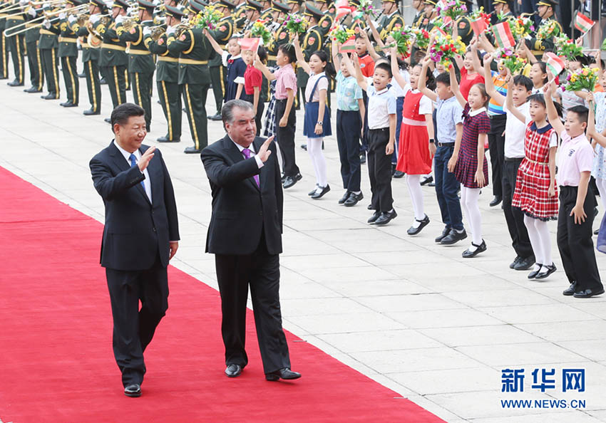 Xi Jinping se encontra com seu colega do Tajiquist?o