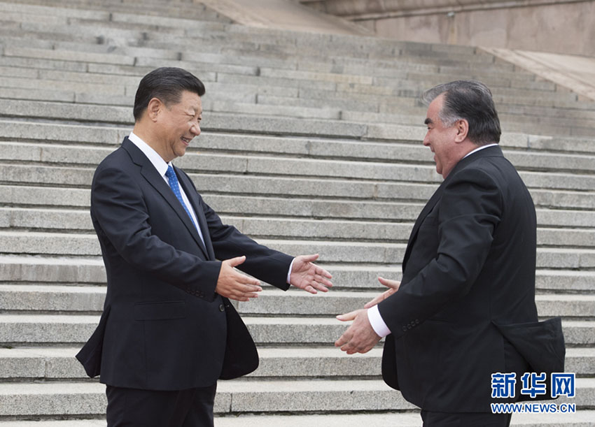 Xi Jinping se encontra com seu colega do Tajiquist?o