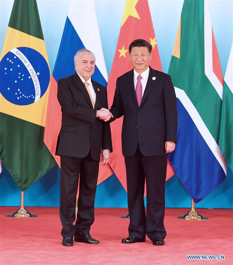 Líderes dos países do BRICS posam para foto de grupo antes da cúpula