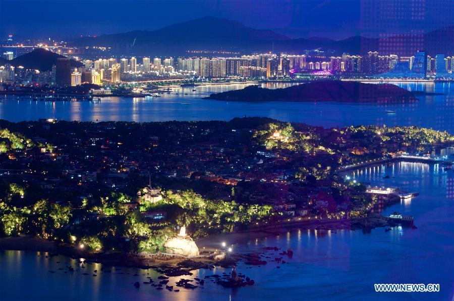 Galeria: vista noturna de Xiamen, cidade anfitri? da cúpula dos BRICS 2017