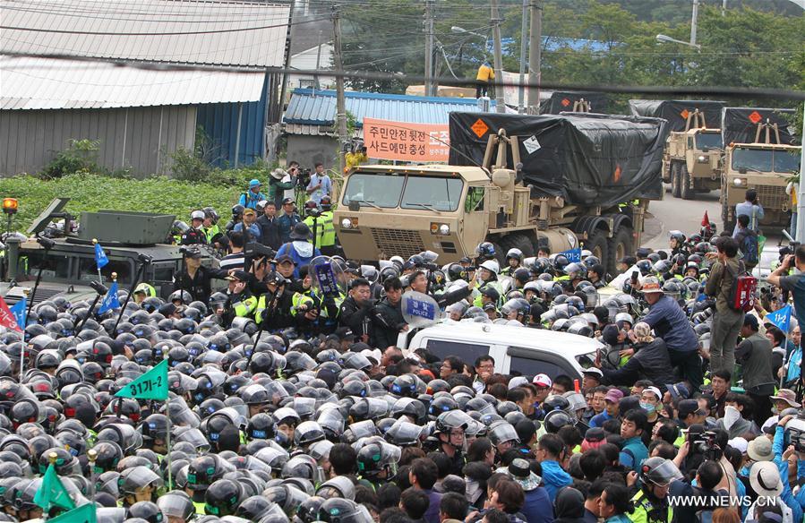 Elementos do THAAD transportados para o local de implanta??o na Coreia do Sul