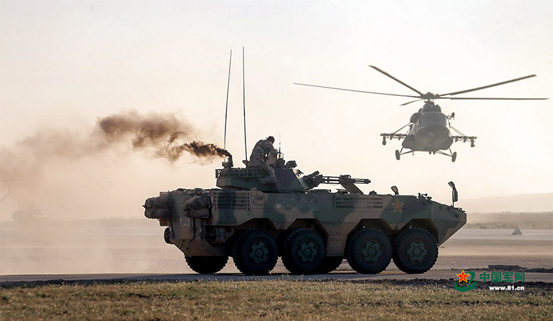 Exército chinês realiza manobra de grande escala na Mongólia Interior