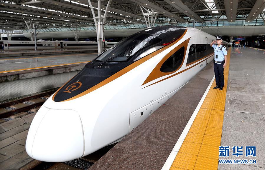 Trens-bala da China passam oficialmente a circular a 350km/h entre Beijing e Shanghai