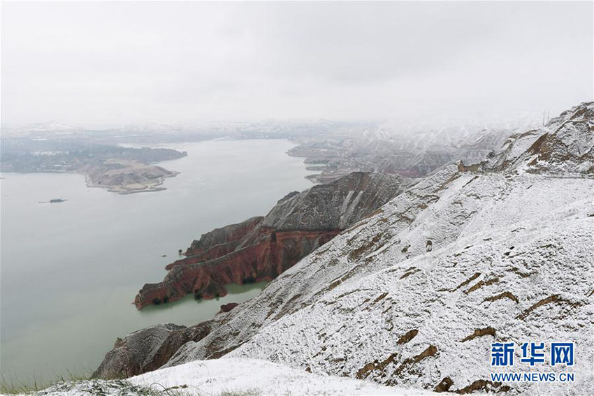 Frente fria traz queda de neve ao norte da China