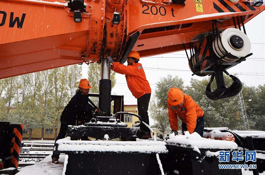 Frente fria traz queda de neve ao norte da China
