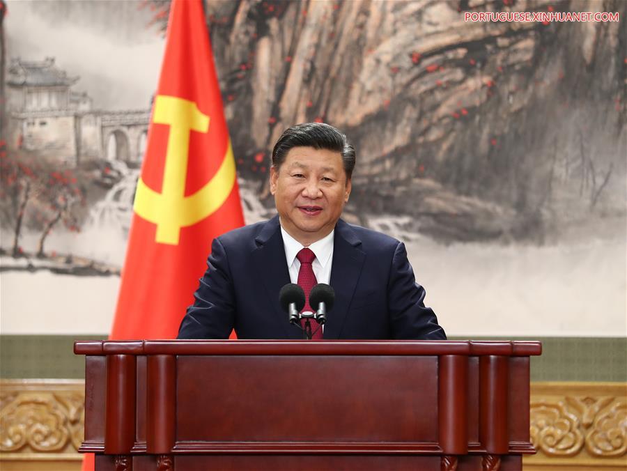 Xi apresenta nova lideran?a central do PCCh