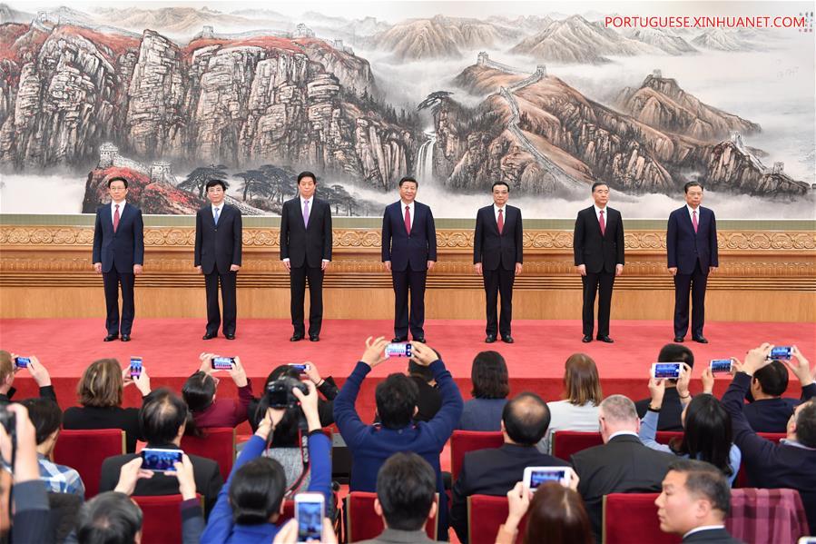 Xi apresenta nova lideran?a central do PCCh