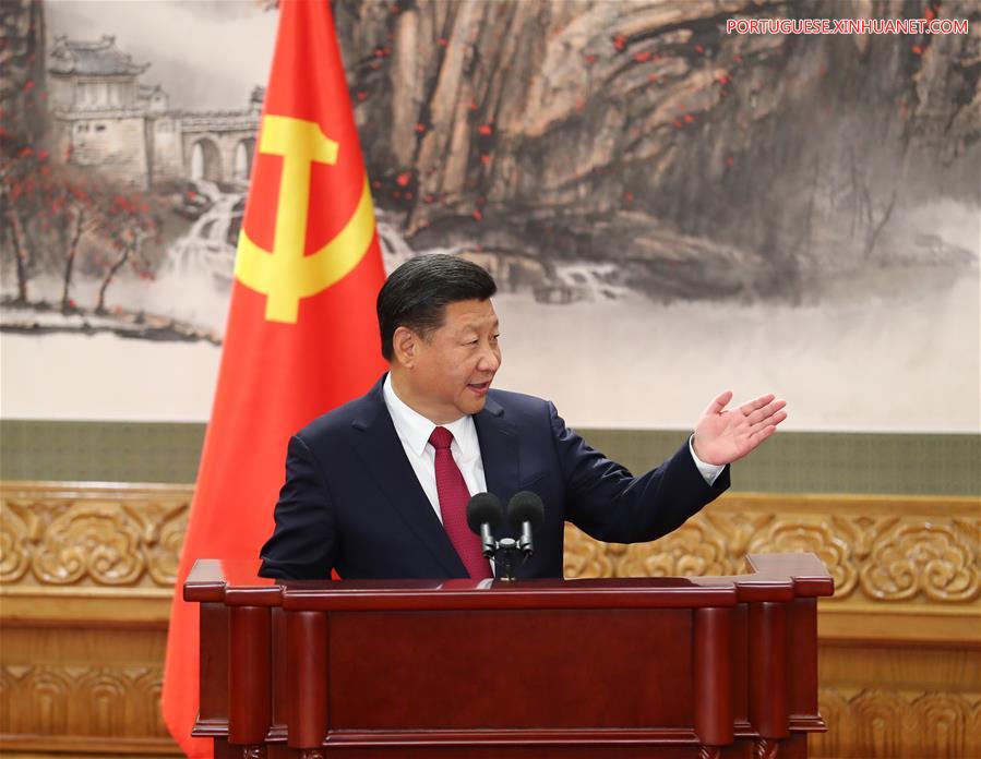 Xi apresenta nova lideran?a central do PCCh